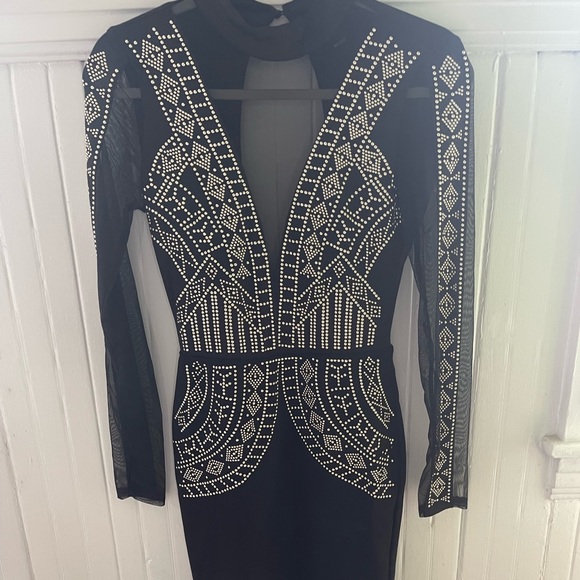 Windsor fitted black dress with silver decal and open back. Like new never worn - Picture 2 of 3